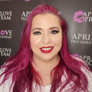 Meet your Posher, Stacy